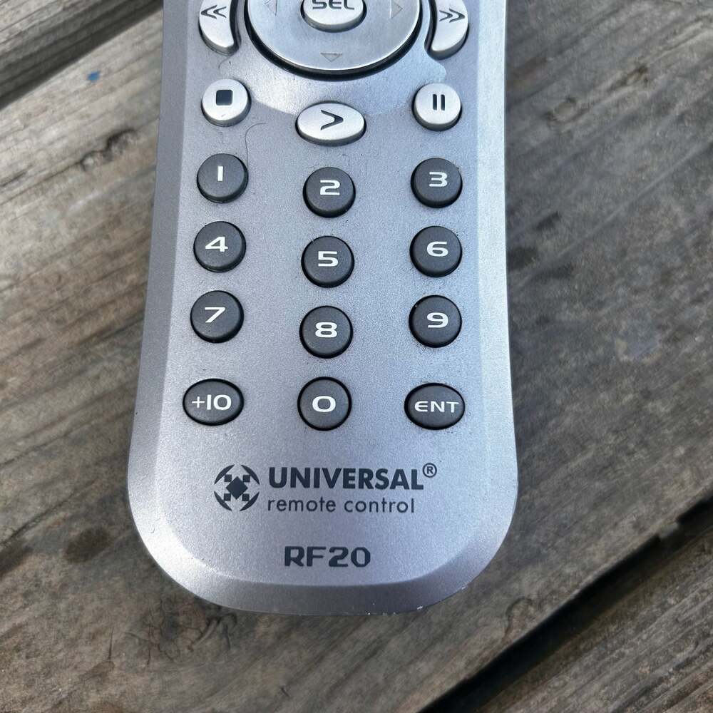 Universal Remote Control RF20 MasterControl Advanced Learning Remote - Picture 3 of 5